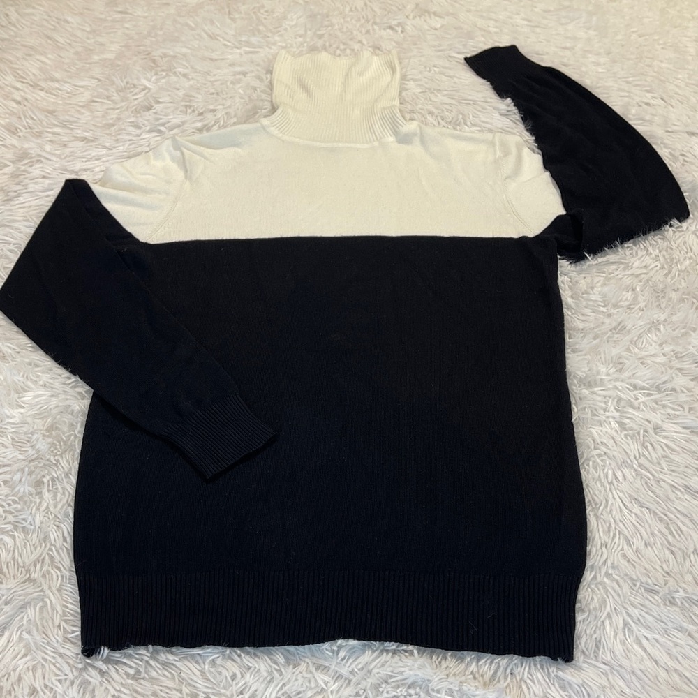 Joseph A Women's Black and White Turtleneck Sweater SIZE S PULLOVER